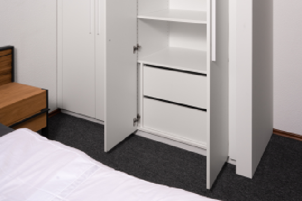 Weisser Schrank