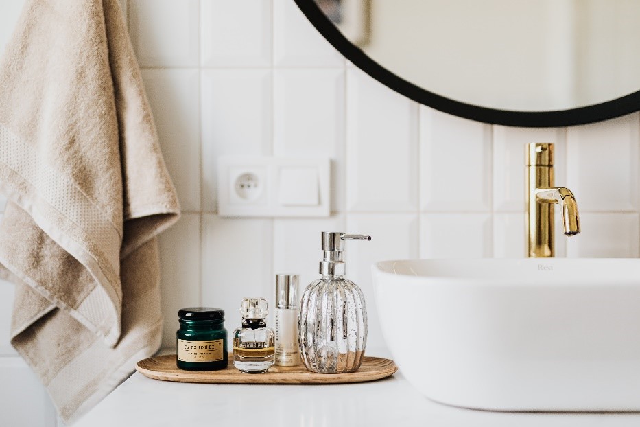Badezimmer mit Hygienartikeln